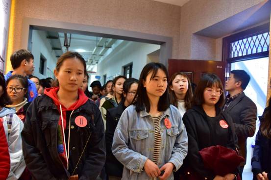 讲述办学历史　展示学生风采 ——BB贝博艾弗森官网选拔招聘校史馆学生讲解员