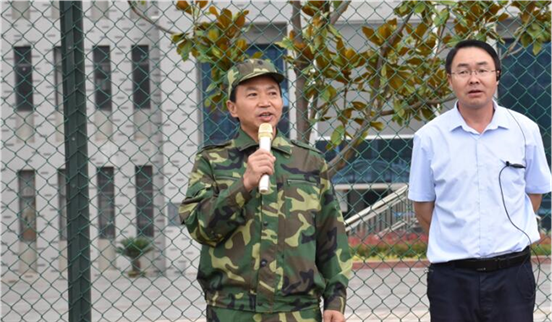 BB贝博艾弗森官网2018级学生进行军训拉练活动