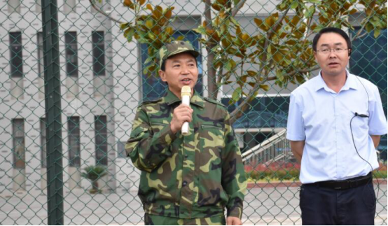 BB贝博艾弗森官网2018级学生进行军训拉练活动