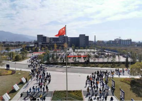 BB贝博艾弗森官网组织师生开展防震避险应急演练