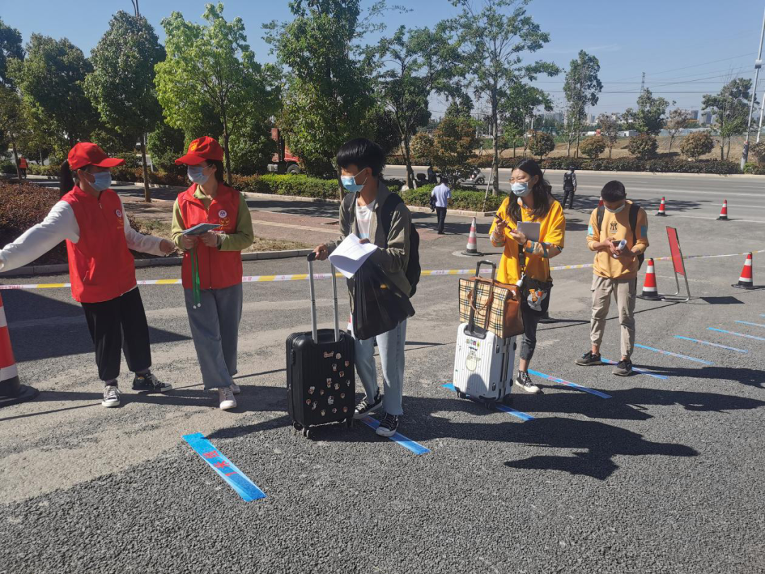 BB贝博艾弗森官网中专部学生返校报到