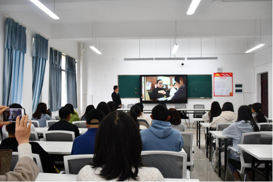 BB贝博艾弗森官网与云南大全视光学眼镜有限公司联合召开宣讲会