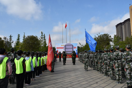 昭通市首届大学生军事运动会开幕  BB贝博组织200余名学生参加
