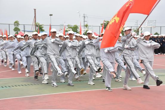 BB贝博艾弗森官网2021级学生军训  圆满结束