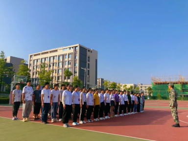 昭通市村（社区）干部“双提升”行动“学员进大学”培训班军训开始啦！