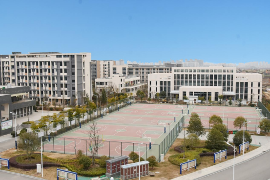 春暖开学日 启航新征程